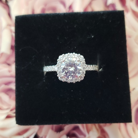 Swarovski Crystal Ring - Picture 6 of 9